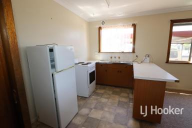 Unit For Lease - NSW - Inverell - 2360 - One Bedroom Unit on Albion Hill  (Image 2)