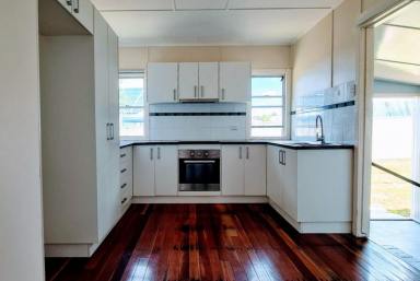 House For Sale - QLD - Crows Nest - 4355 - Investment Opportinity!  (Image 2)