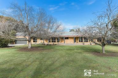 Lifestyle For Sale - VIC - Pakenham - 3810 - A TRUE LIFESTYLE ON FAIRWAY  (Image 2)