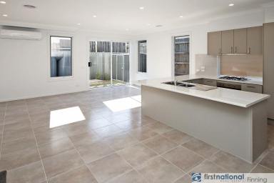 Townhouse For Lease - VIC - Cranbourne - 3977 - Prime Location with Convenient Access to Amenities  (Image 2)