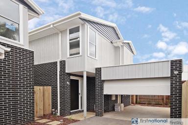 Townhouse Leased - VIC - Cranbourne - 3977 - Prime Location with Convenient Access to Amenities  (Image 2)