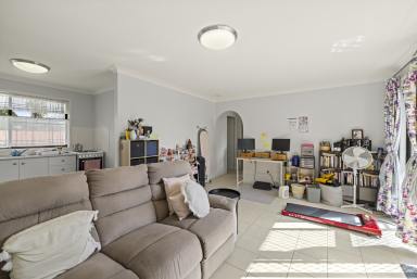 Unit For Sale - QLD - Wilsonton - 4350 - Spacious & Low-Maintenance Unit in Prime Wilsonton Location  (Image 2)
