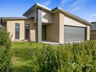 House For Sale - VIC - Foster - 3960 - MODERN FAMILY HOME  (Image 2)