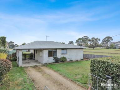 House For Sale - TAS - Westbury - 7303 - Low-Maintenance Living with Land to Spare!  (Image 2)