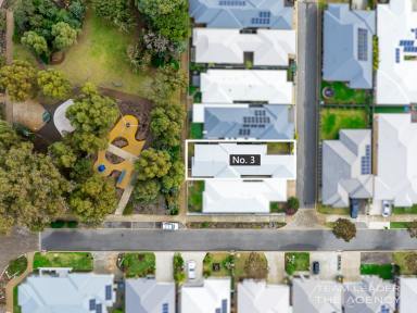 House For Sale - WA - Erskine - 6210 - Charming Home in Erskine  (Image 2)