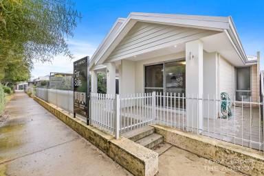 House For Sale - WA - Erskine - 6210 - Charming Home in Erskine  (Image 2)