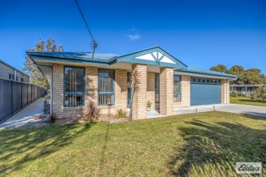 House For Sale - VIC - Loch Sport - 3851 - Bayside Retreat  (Image 2)
