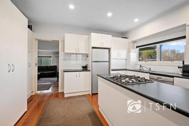 House For Sale - VIC - Kennington - 3550 - Charming Weatherboard in Prime Kennington Pocket  (Image 2)