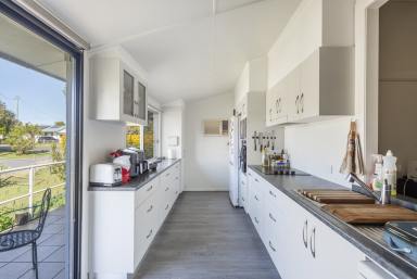 House For Sale - NSW - Grafton - 2460 - MOVE-IN READY OR LEASE OUT - THE CHOICE IS YOURS  (Image 2)