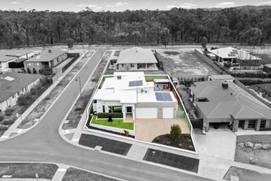 House For Sale - VIC - Junortoun - 3551 - Premium Family Living with Poolside Entertaining  (Image 2)