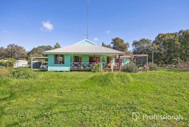 House For Sale - WA - Cookernup - 6219 - Charming Country Retreat on 1.06 Hectares in Idyllic Cookernup  (Image 2)