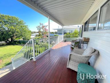 House For Sale - NSW - Inverell - 2360 - Feature-Packed Home with Style, Space & Serenity  (Image 2)