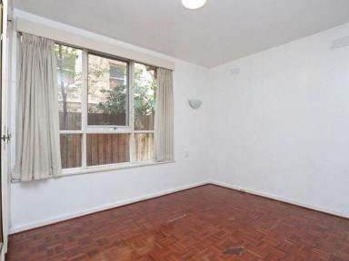 Unit For Sale - VIC - Melbourne - 3004 - Lakeside Living with Unbeatable Convenience!  (Image 2)