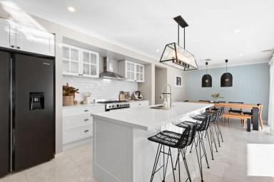 House For Sale - VIC - Strathfieldsaye - 3551 - Stylish, Light-Filled Family Living  (Image 2)