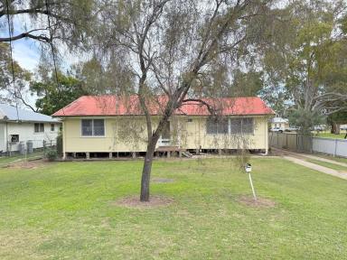 House For Sale - NSW - Moree - 2400 - ALL THE HARD WORKS BEEN DONE - CENTRAL LOCATION  (Image 2)