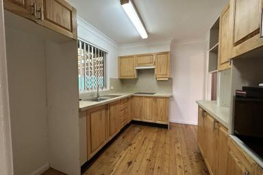 House For Lease - NSW - Tanilba Bay - 2319 - 3 BEDROOM HOME IN TANILBA BAY!!  (Image 2)