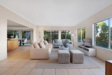 House For Sale - QLD - Mount Lofty - 4350 - Luxury, Low Maintenance Living!  (Image 2)