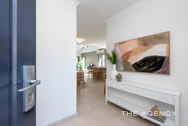 House For Sale - WA - Doubleview - 6018 - Your Stylish Secret Hideaway!  (Image 2)