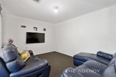 House For Sale - WA - Padbury - 6025 - Peace, Privacy and Plenty of Space!  (Image 2)