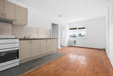 House For Lease - VIC - Mentone - 3194 - Bright & Convenient Beachside Living in Mentone  (Image 2)