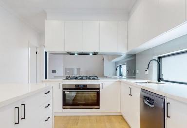 House For Lease - VIC - Seaford - 3198 - MODERN HOME | GREAT LOCATION | SPACIOUS  (Image 2)