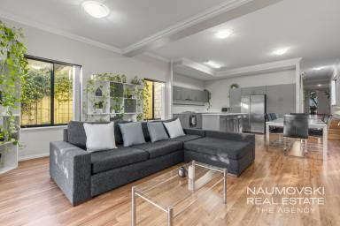 House For Sale - WA - Nollamara - 6061 - YOUR PRIVATE PARKSIDE RETREAT!  (Image 2)