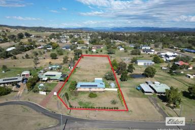 House For Sale - QLD - Plainland - 4341 - Convenient Country Lifestyle  (Image 2)