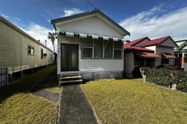 House Leased - NSW - Stockton - 2295 - Just Moments from the Beach!  (Image 2)