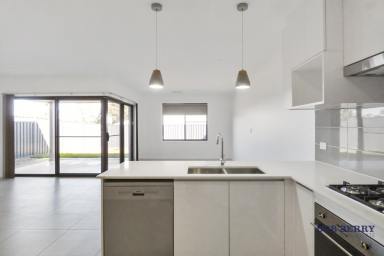 Duplex/Semi-detached For Lease - NSW - Dubbo - 2830 - Stylish Three Bedroom Duplex in South Dubbo  (Image 2)