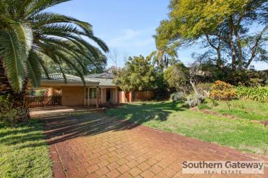 House For Sale - WA - Leda - 6170 - BIG BLOCK WITH A GREAT LOCATION!  (Image 2)