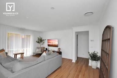 Unit For Sale - VIC - Shepparton - 3630 - Modern Refurbished Unit – Ideal Investment or Perfect Downsizer!  (Image 2)