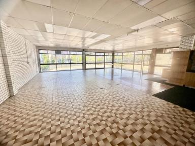 Retail For Sale - QLD - Kingston - 4114 - Large block Great potential Commercial building  (Image 2)