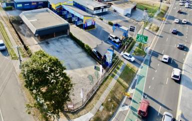 Retail For Sale - QLD - Kingston - 4114 - Large block Commercial building with heaps potentials  (Image 2)