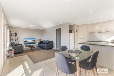 Unit For Lease - VIC - White Hills - 3550 - Walk to Lake Weeroona, Live in Comfort  (Image 2)