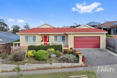 House For Sale - VIC - Drouin - 3818 - SOAK IN THE WINTER SUN in this QUALITY BUILT HOME  (Image 2)