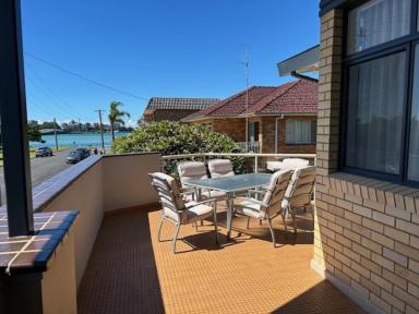 Apartment For Lease - NSW - Tuncurry - 2428 - Great location  (Image 2)