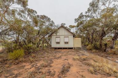 House For Sale - VIC - Walpeup - 3507 - Faith will guide you home!  (Image 2)