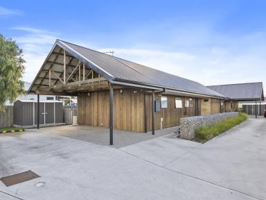 Unit For Sale - TAS - Sorell - 7172 - In a class of it's own  (Image 2)