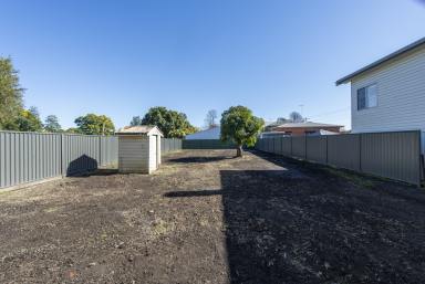 House Auction - NSW - Grafton - 2460 - BLANK CANVAS - ENDLESS POTENTIAL  (Image 2)