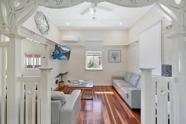 House For Sale - QLD - Bundaberg South - 4670 - FULLY FURNISHED QUEENSLANDER OOZING WITH CHARM!  (Image 2)