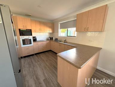 House Leased - NSW - Inverell - 2360 - Newly Renovated, Well-Presented Brick Home  (Image 2)