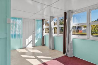 House Leased - QLD - Newtown - 4350 - Perfect Blend of Charm and Functionality in Quiet Street  (Image 2)