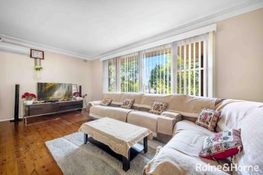 House For Sale - NSW - Nowra - 2541 - Invest close to the CBD - 780m2 block  (Image 2)