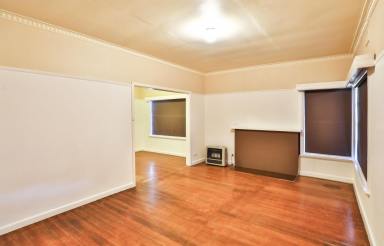 House For Sale - VIC - Mildura - 3500 - CHARMING WEATHERBOARD HOME  (Image 2)