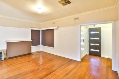 House For Sale - VIC - Mildura - 3500 - CHARMING WEATHERBOARD HOME  (Image 2)