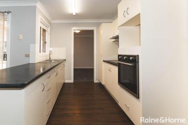 House For Lease - NSW - Estella - 2650 - COMFORT ON CANOLA  (Image 2)