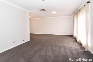 House For Lease - NSW - Estella - 2650 - COMFORT ON CANOLA  (Image 2)