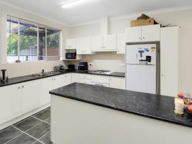 House For Lease - VIC - Bairnsdale - 3875 - COTTAGE CHARM 3 BEDROOM HOME  (Image 2)