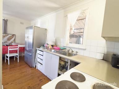 House For Sale - NSW - West Tamworth - 2340 - 3 Bedroom House - West Tamworth  (Image 2)