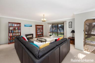 House For Lease - NSW - Lake Albert - 2650 - QUIET LIVING IN LAKE ALBERT  (Image 2)